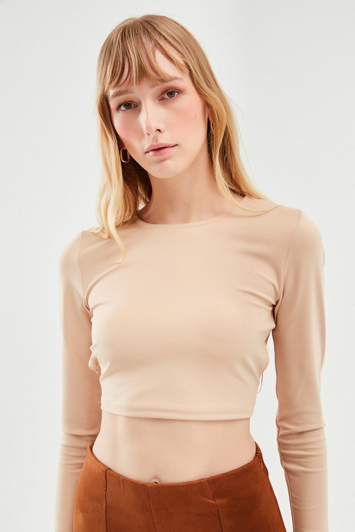 Cut Out Chain Crop Blouse Beige