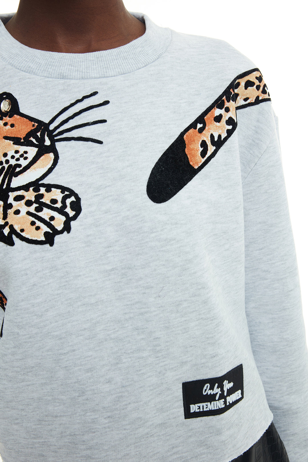 Cutout Detailed Leopard Crop Sweatshirt Gray