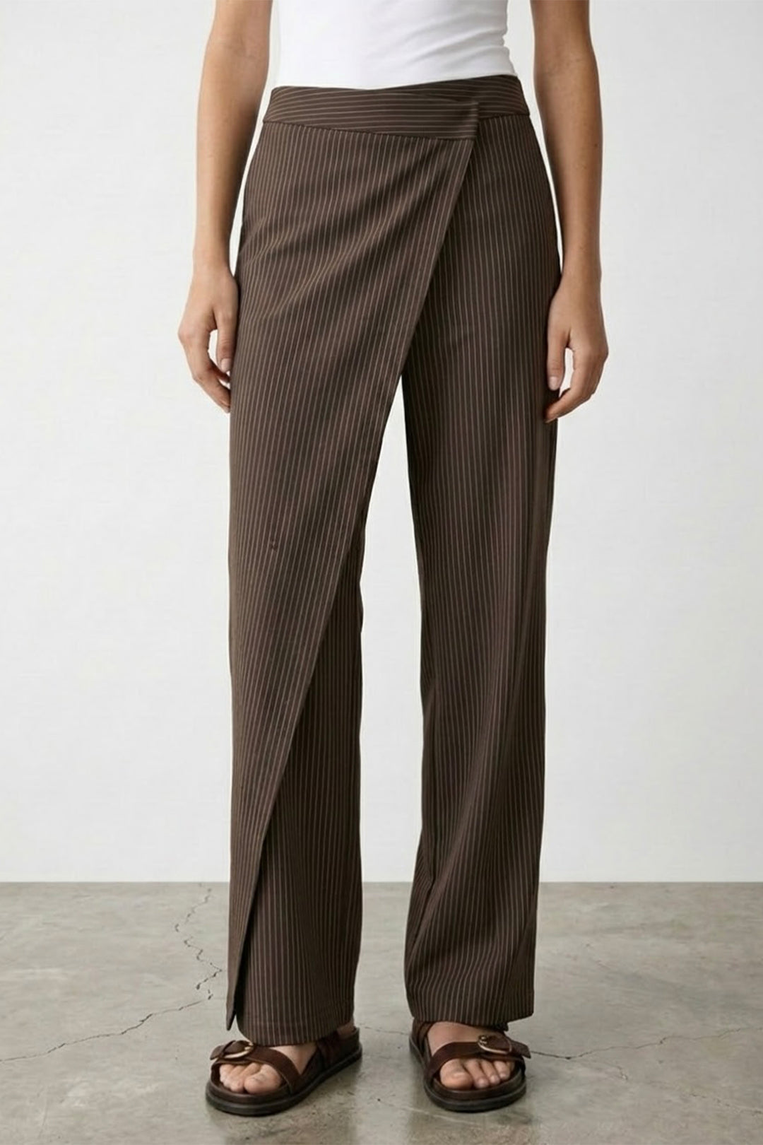 Kruvaze Kapamalı Çizgili Pantolon Kahverengi