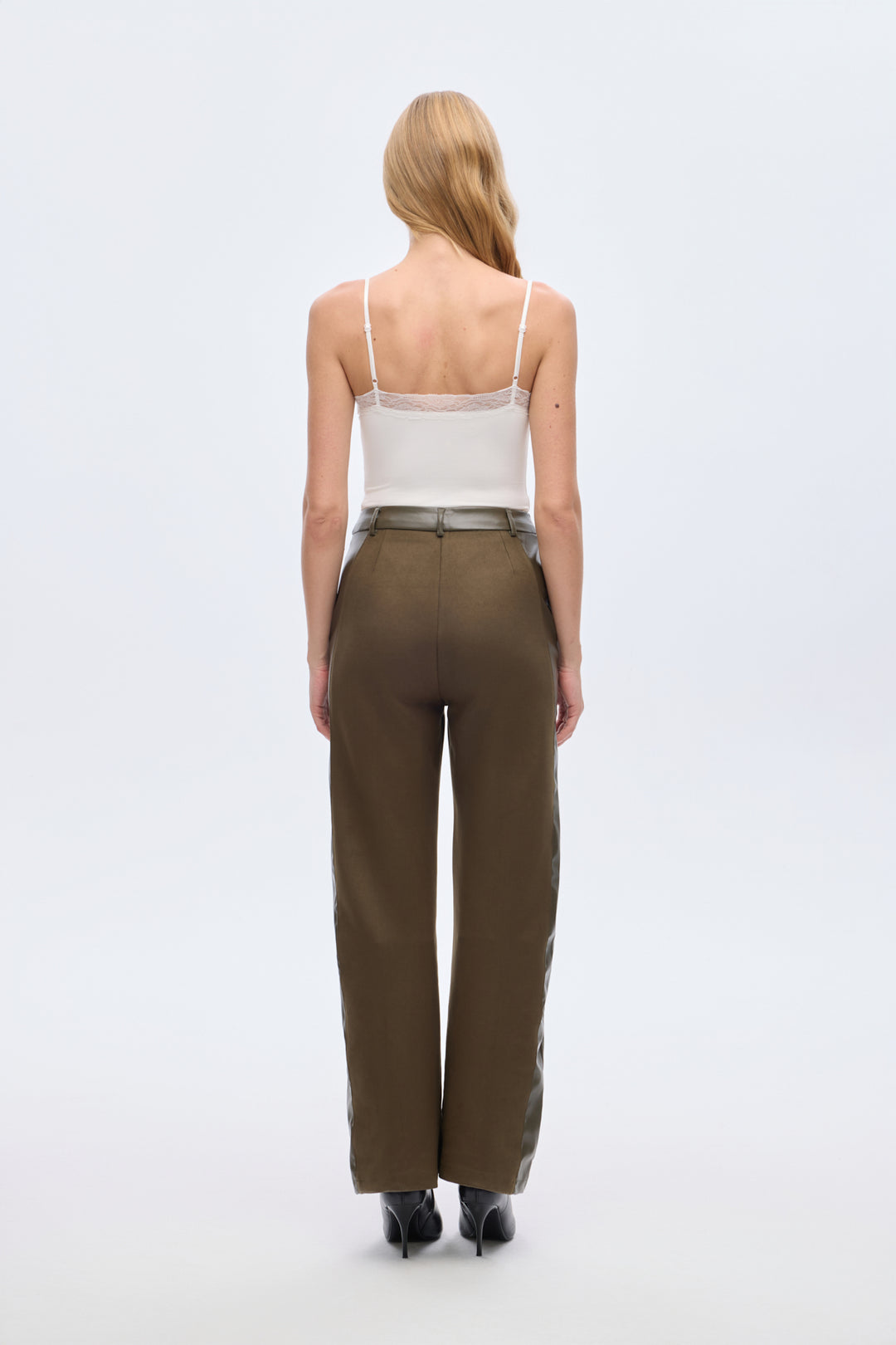 Dantel Yaka Askılı Bodysuit Ekru