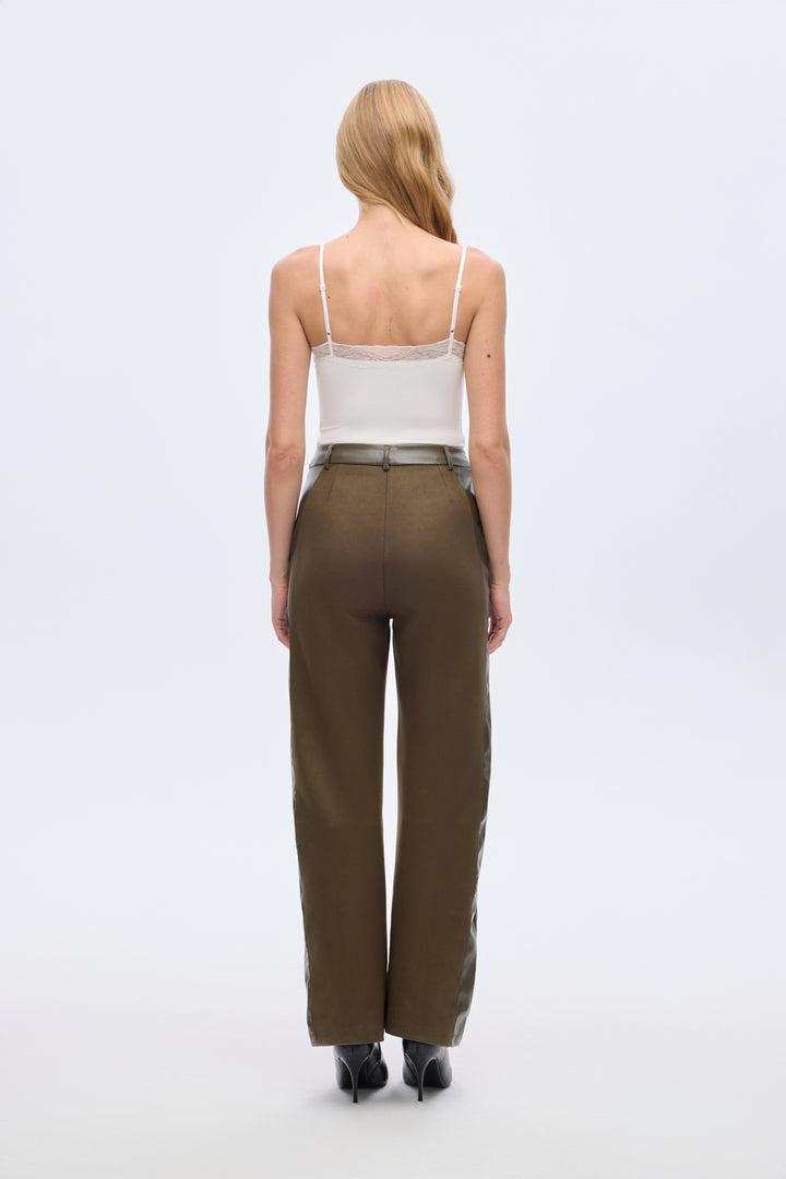 Dantel Yaka Askılı Bodysuit Ekru