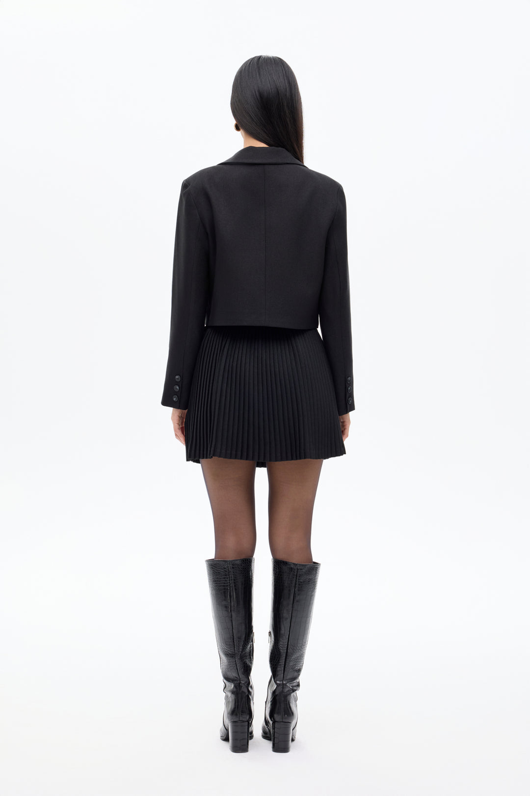 Broş Aksesuarlı Düğmeli Crop Blazer Ceket Siyah