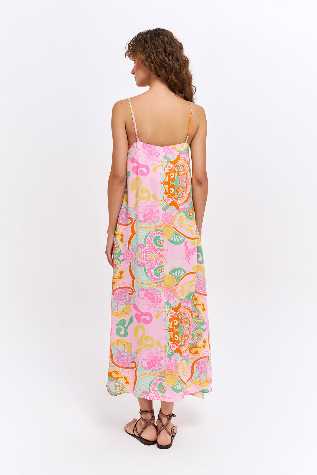 Renkli Desenli Askılı Uzun Elbise Pembe