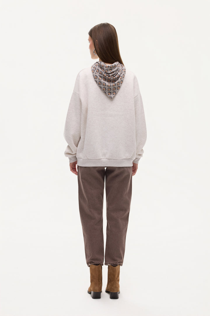 Fular Aksesuarlı Bambi Nakışlı Oversize Sweatshirt Bej
