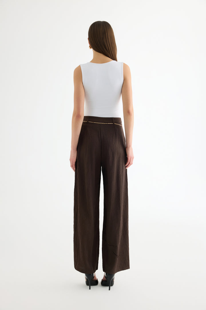 Zincir Kemerli Bol Paça Saten Pantolon Kahverengi