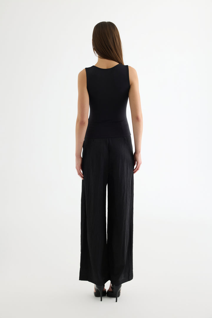 Büzgülü Kolsuz Bluz Siyah