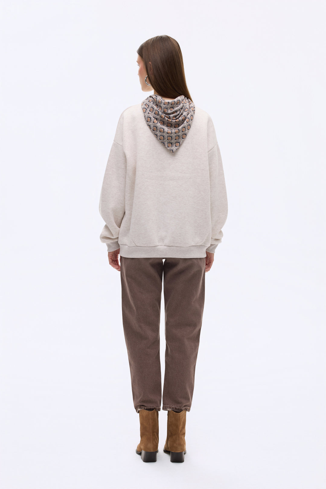 Fular Aksesuarlı Bambi Nakışlı Oversize Sweatshirt Bej