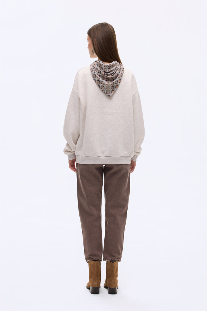 Fular Aksesuarlı Bambi Nakışlı Oversize Sweatshirt Bej