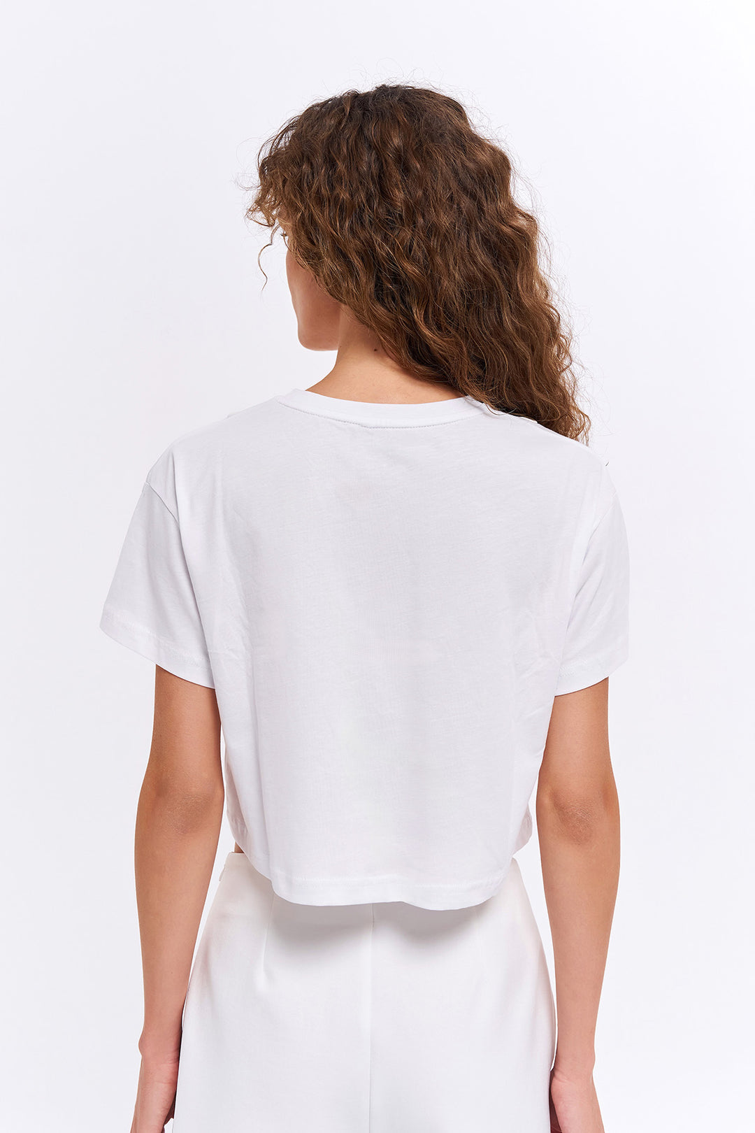 Renkli Nakış Detaylı Crop Tişört Beyaz