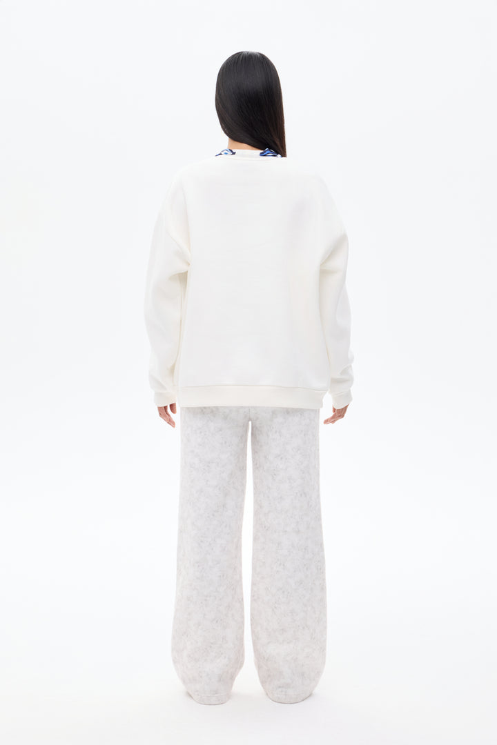 Fularlı Yazı Nakışlı Oversize Sweatshirt Ekru