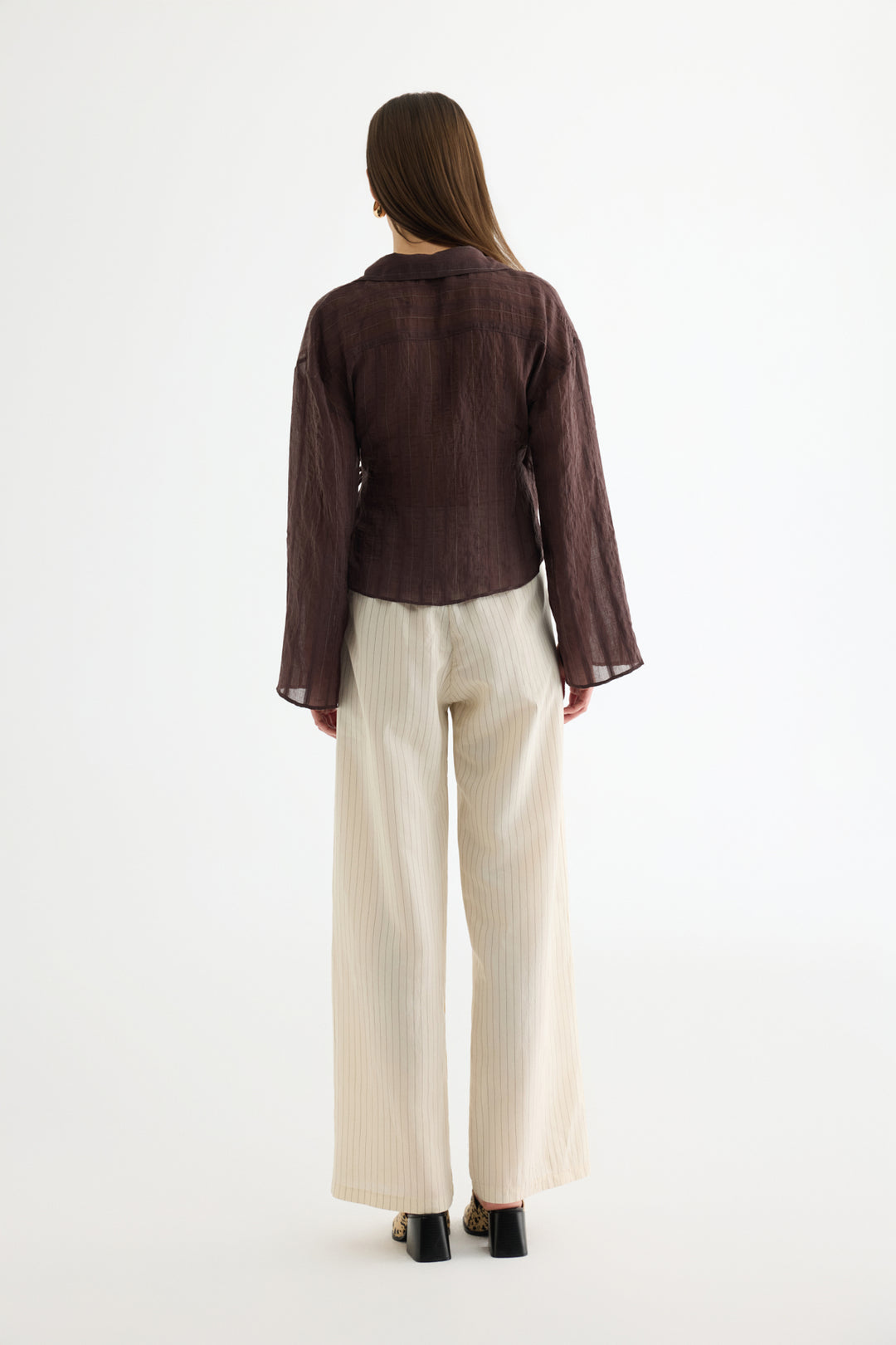 Anvelop Yaka Bağcıklı Tül Bluz Kahverengi