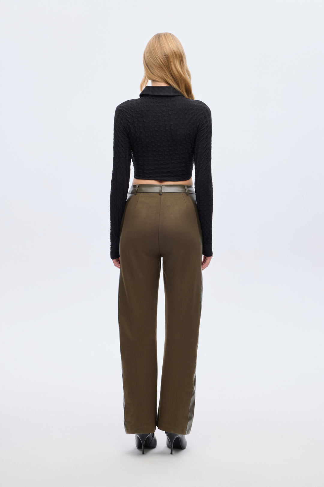 Gofre Dokulu Fermuarlı Crop Bluz Siyah