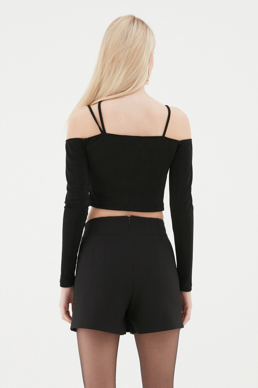 Zincir Aksesuarlı Yırtmaç Detaylı Şort Etek Siyah
