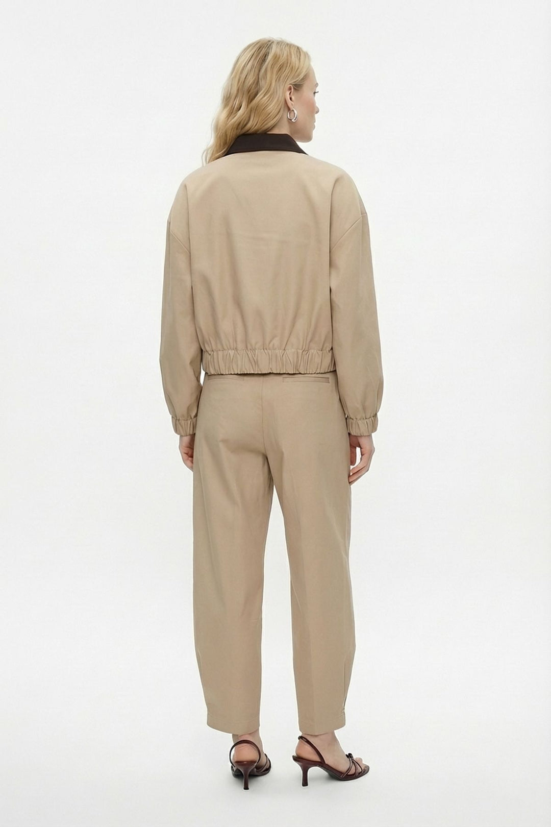 Kemerli Pileli Havuç Pantolon Bej