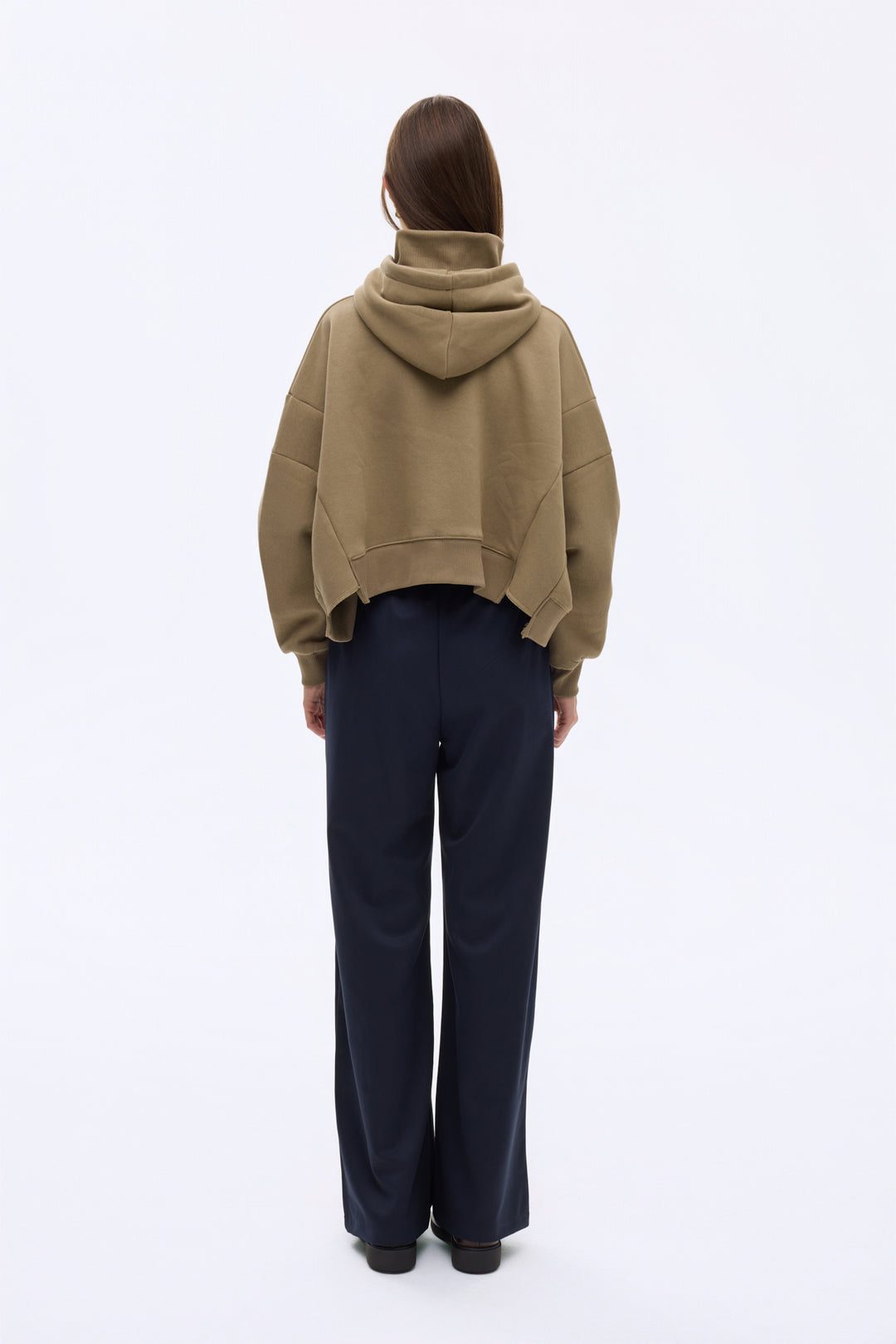 Dik Yaka Detaylı Önü Baskılı Kapüşonlu Sweatshirt Haki