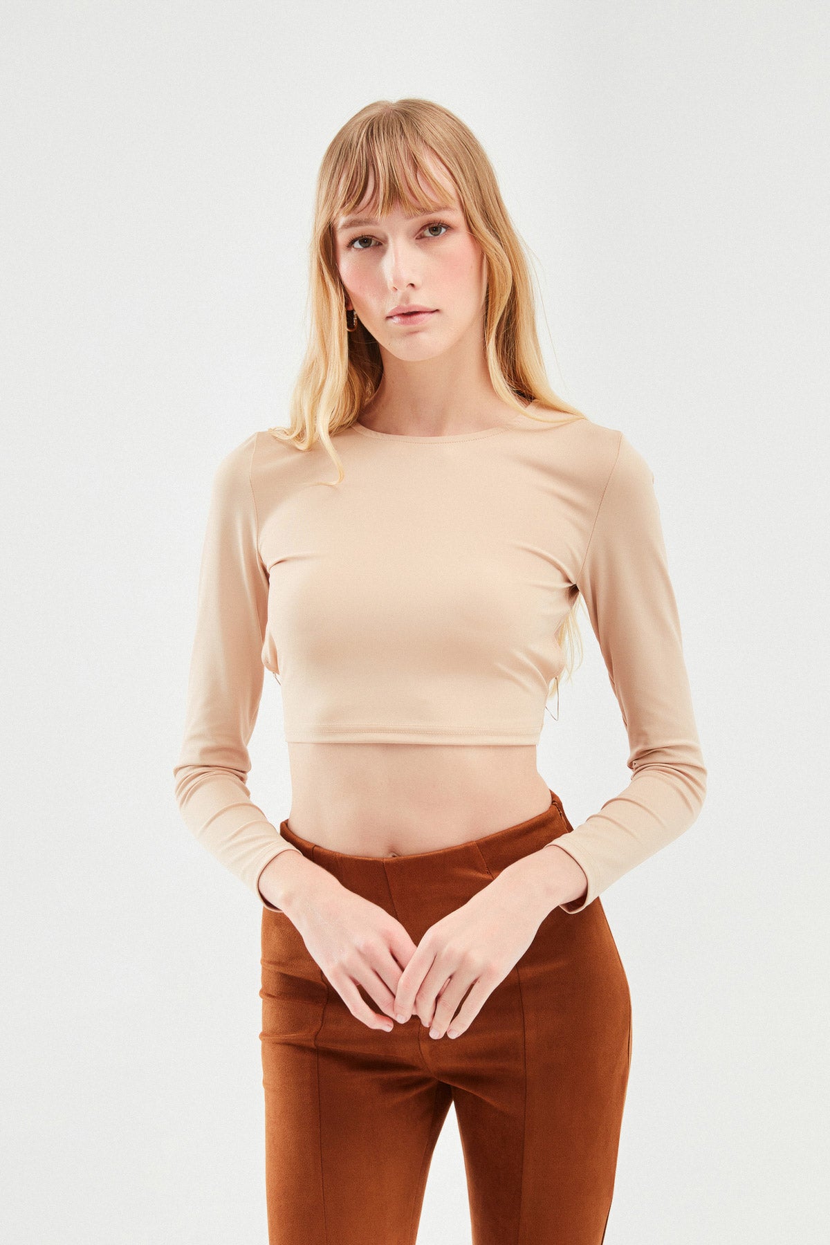 Cut Out Chain Crop Blouse Beige