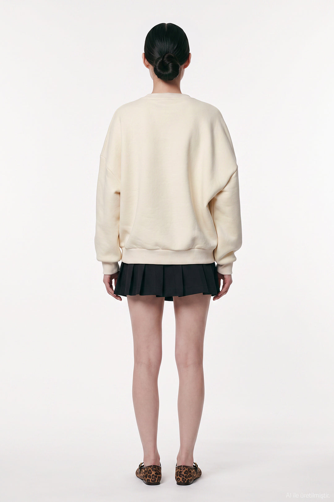 Yazı ve Leopar Baskılı Oversize Sweatshirt Bej