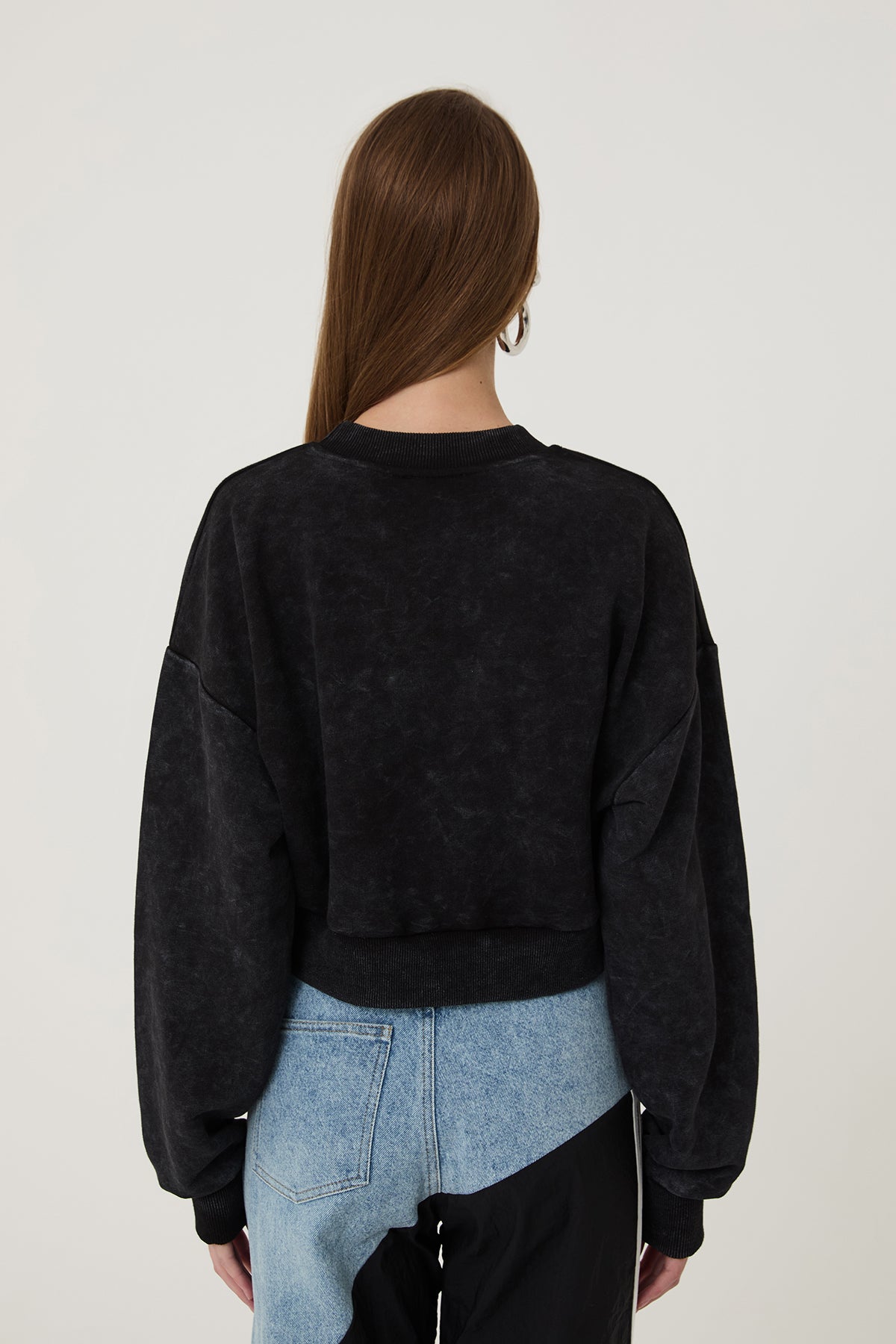 Kot Cep Detaylı Crop Sweatshirt Siyah