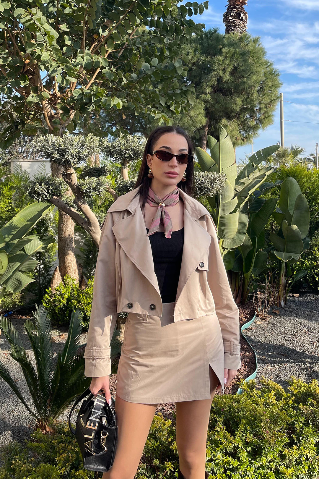 Kemerli Ön Yırtmaçlı Mini Şort Etek Bej