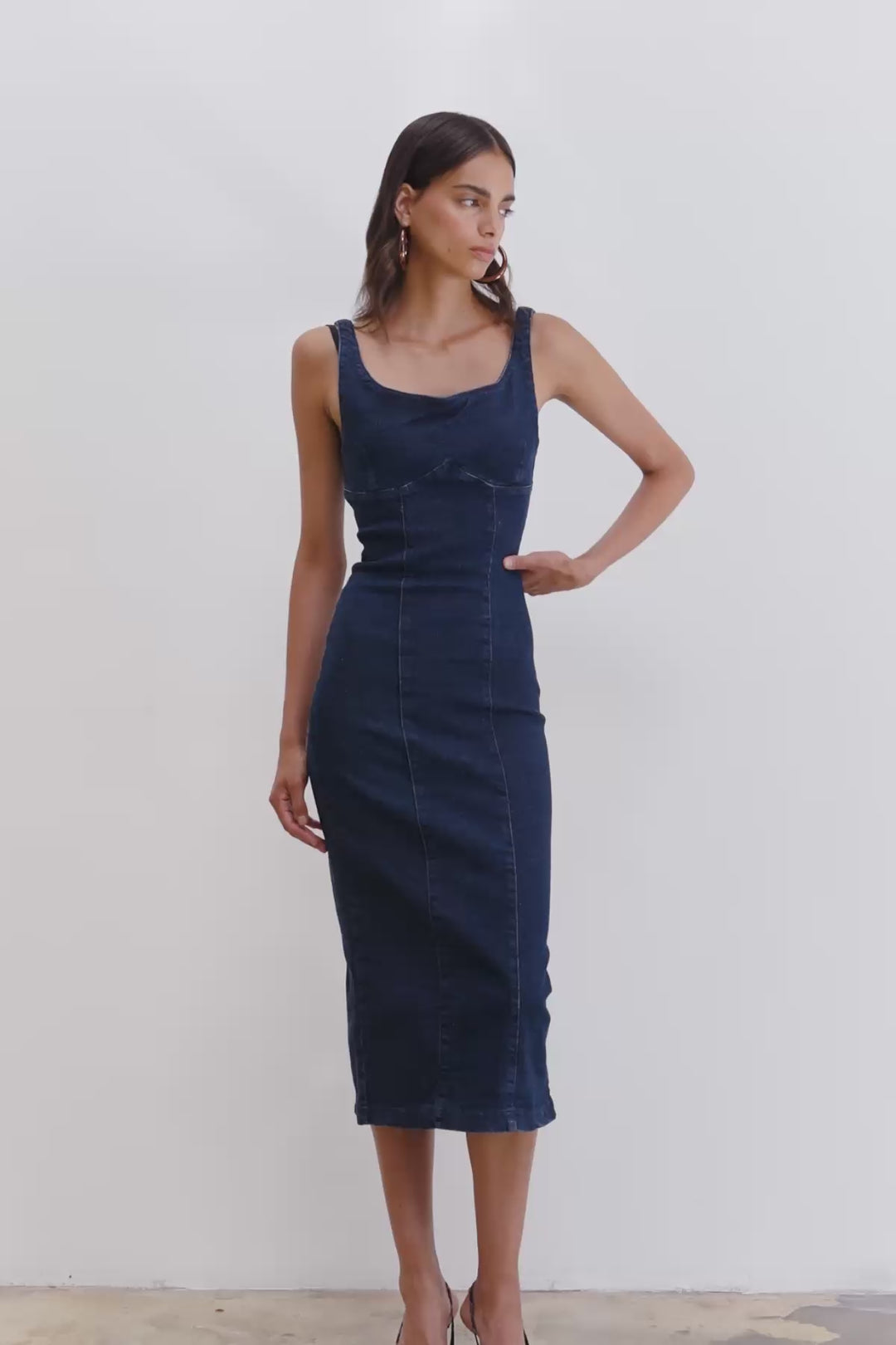 Arkadan Yırtmaçlı Askılı Denim Elbise Mavi