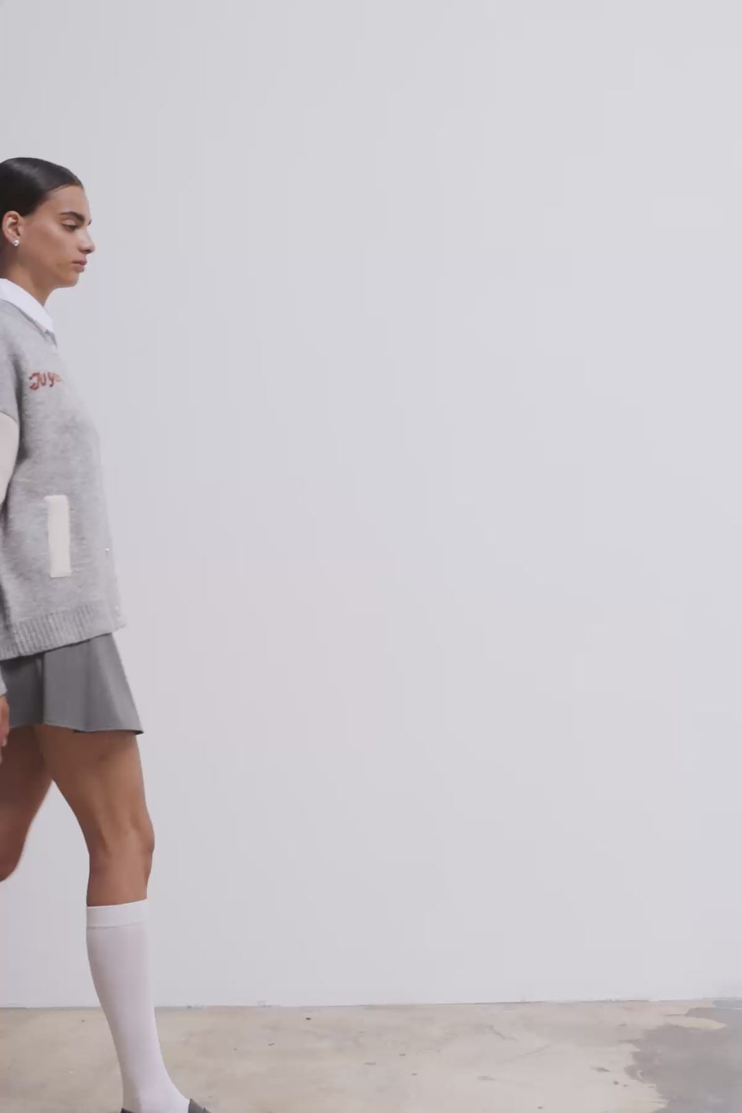 Sırtı Renkli Desenli Düğmeli Triko Hırka Gri