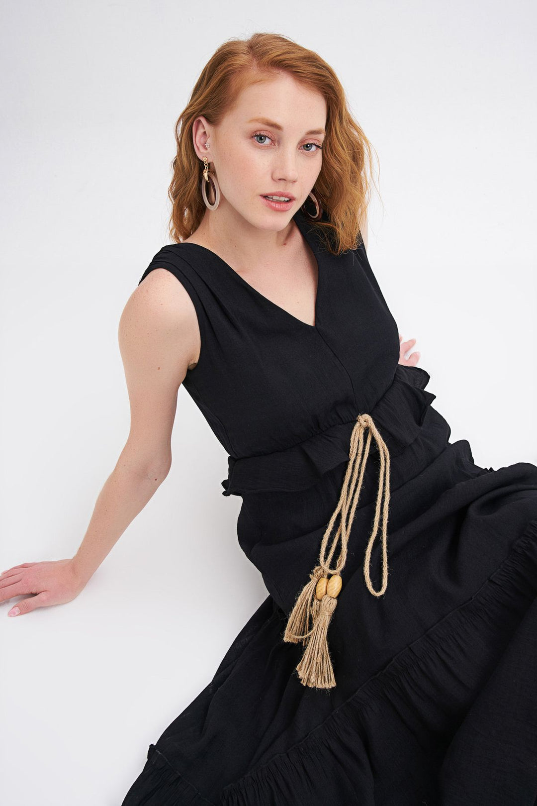 V Yaka Hasır Kemer Detaylı Elbise Siyah