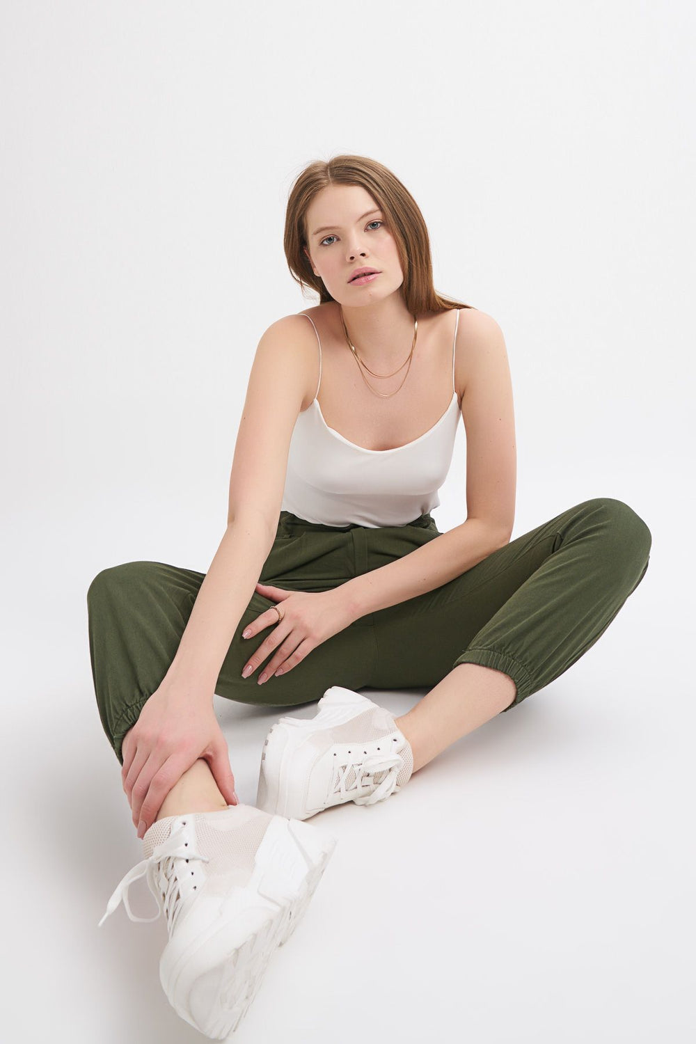 Cargo Pocket Chain Detailed Trousers Khaki