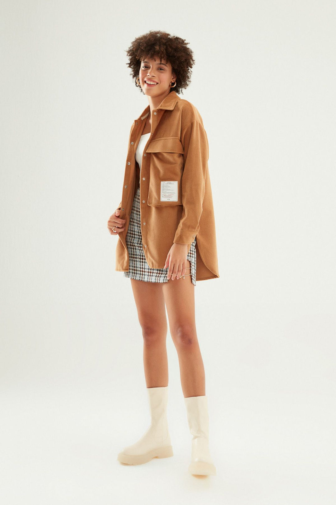 Büyük Cepli Kadife Gömlek Camel