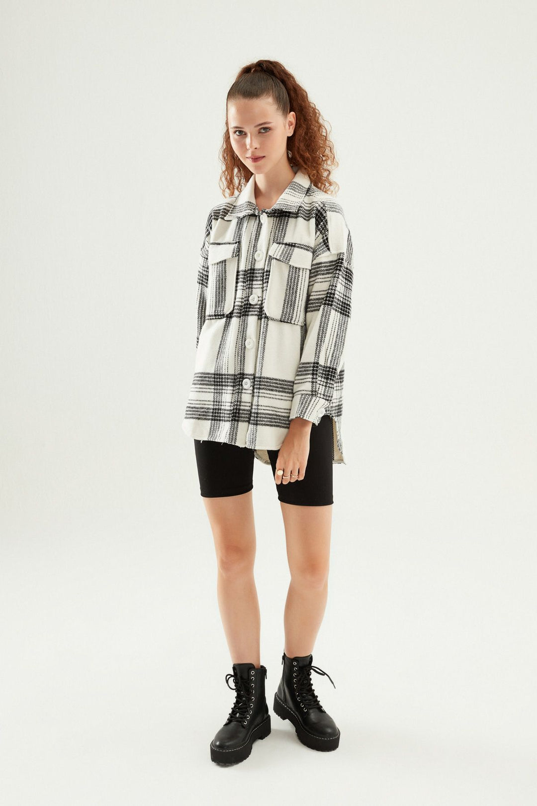 Çizgili Büyük Cepli Gömlek Siyah