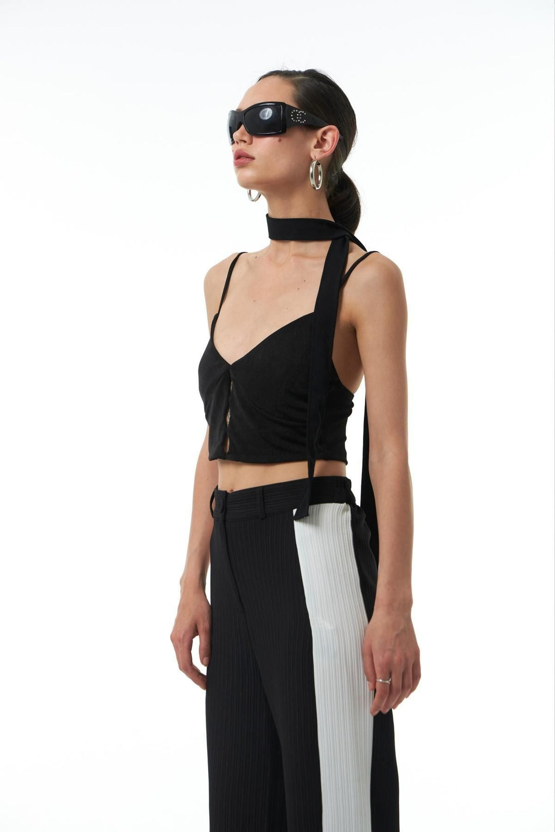 Low-cut Crop Blouse Black