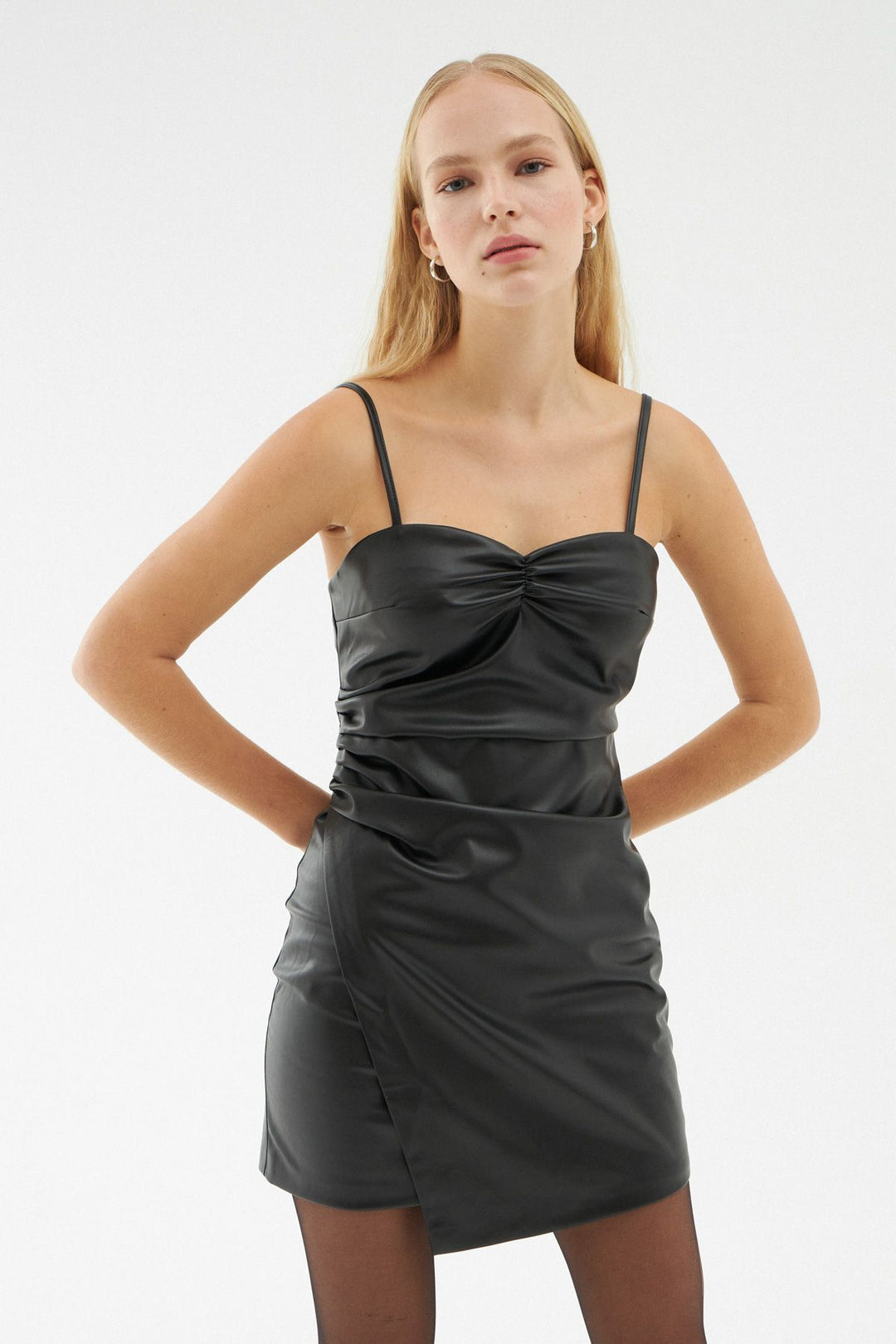 Büzgülü Deri Mini Elbise Siyah