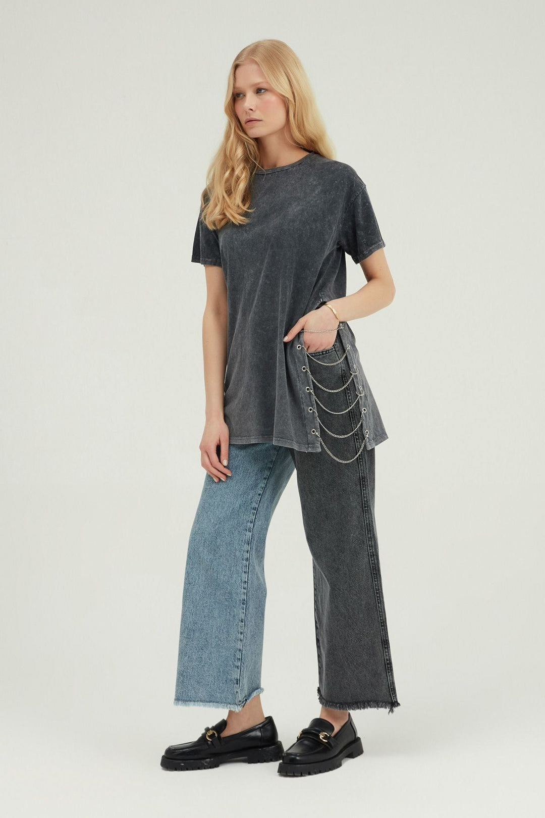 Chain Detailed T-Shirt Anthracite