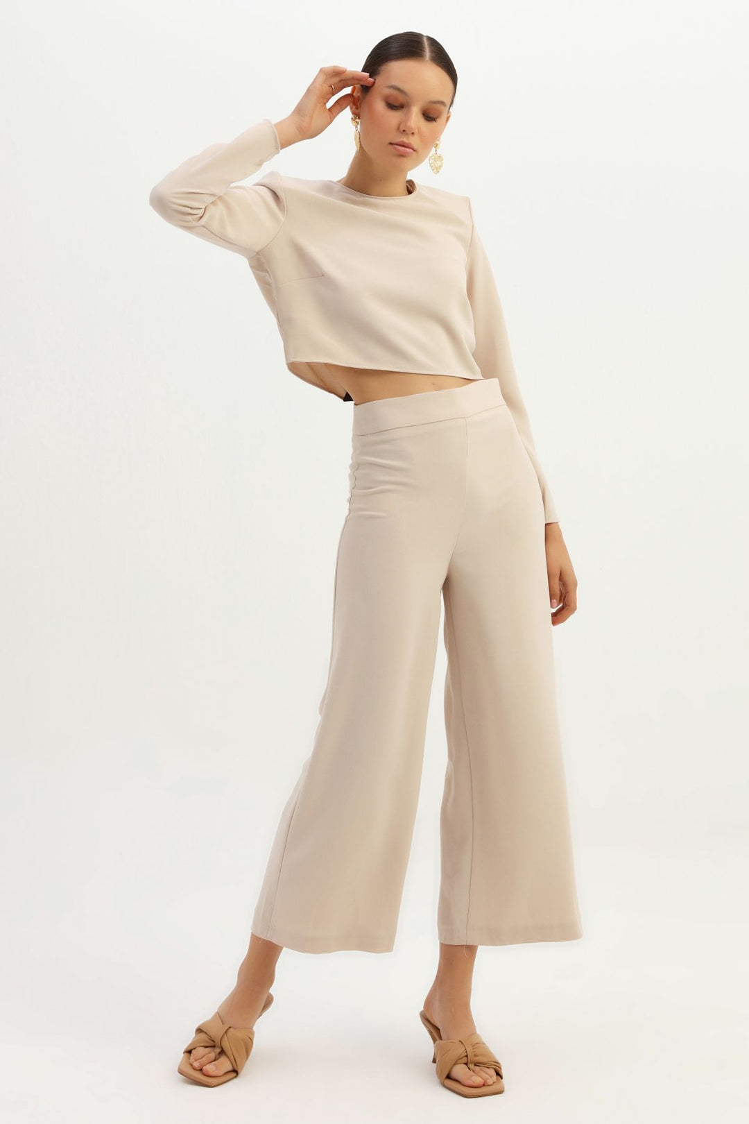 Waistband Crop Blouse Beige