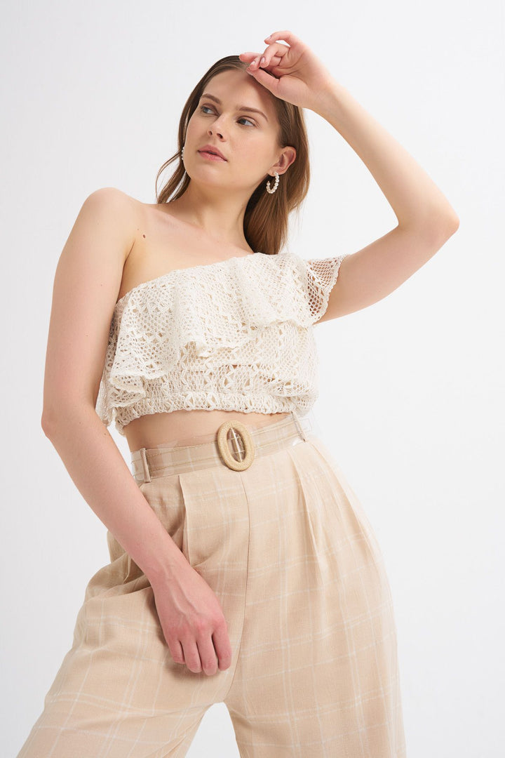 Volanlı Tek Omuz Bluz Ekru