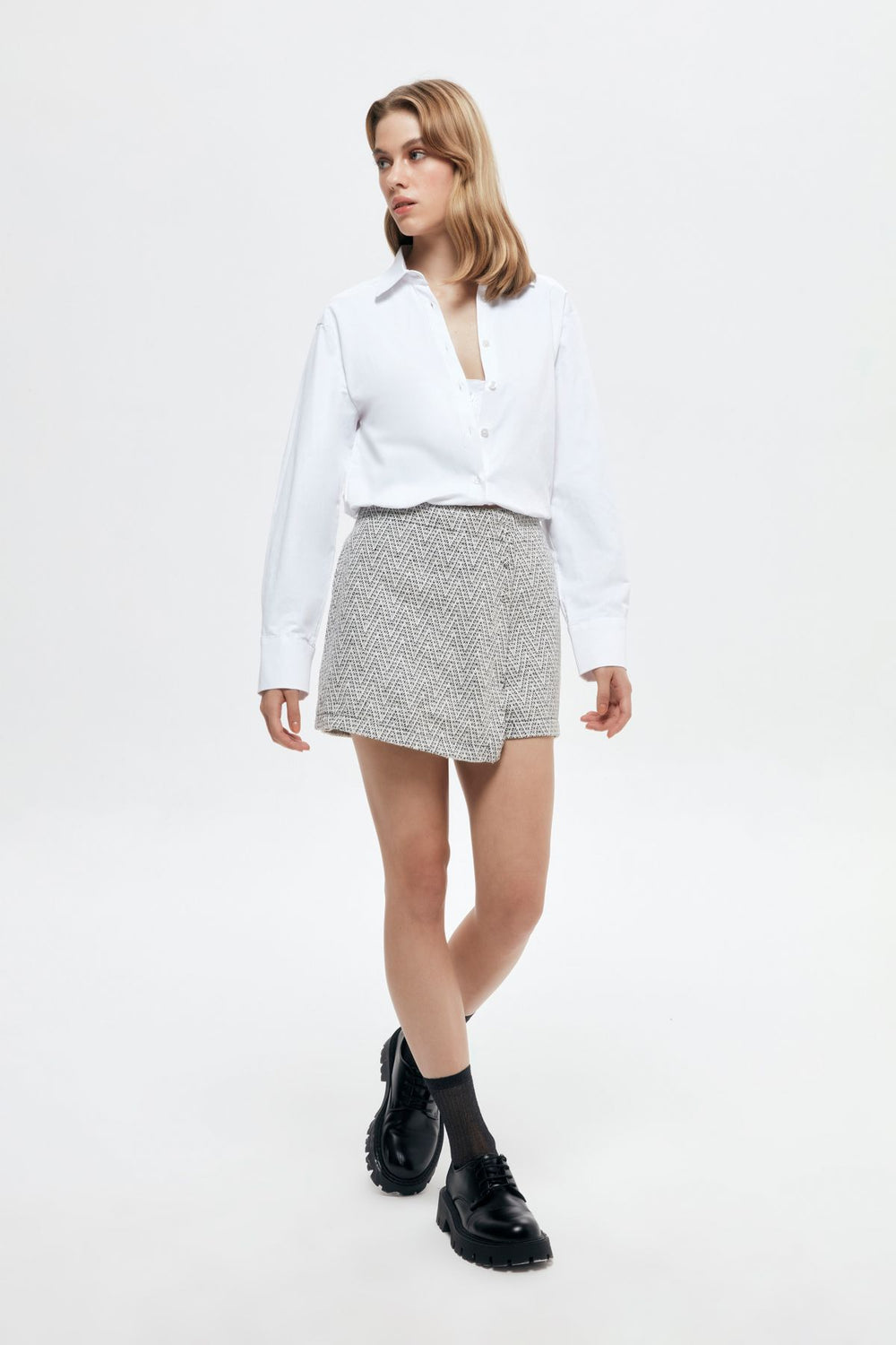 Button Detailed Shorts Skirt Ecru