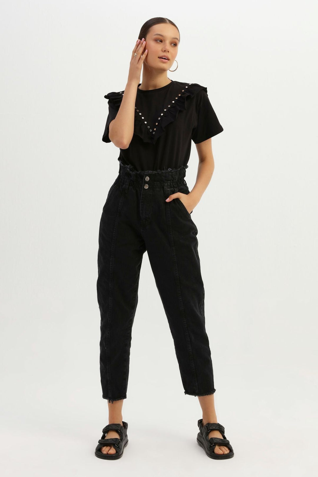 Frilly Accessory T-Shirt Black