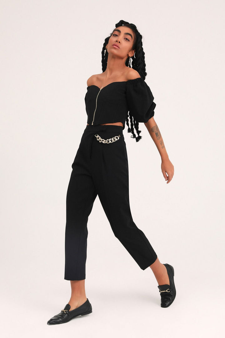 Zincir Aksesuarlı Yüksel Bel Pantolon Siyah