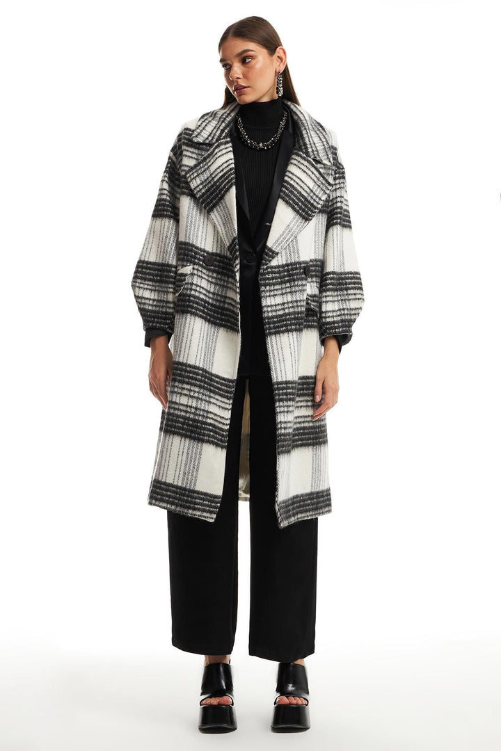 Wide Sleeve Detailed Coat Black