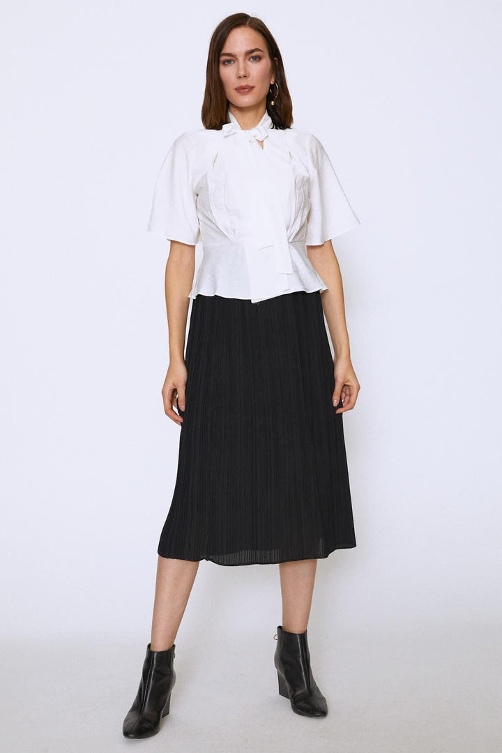 V Yaka Bağlamalı Bluz Ekru