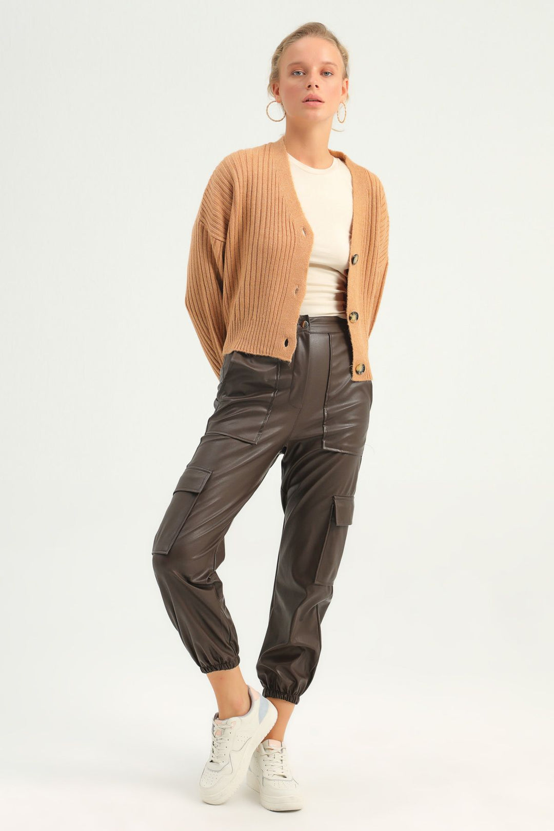 Düğmeli Hırka Camel