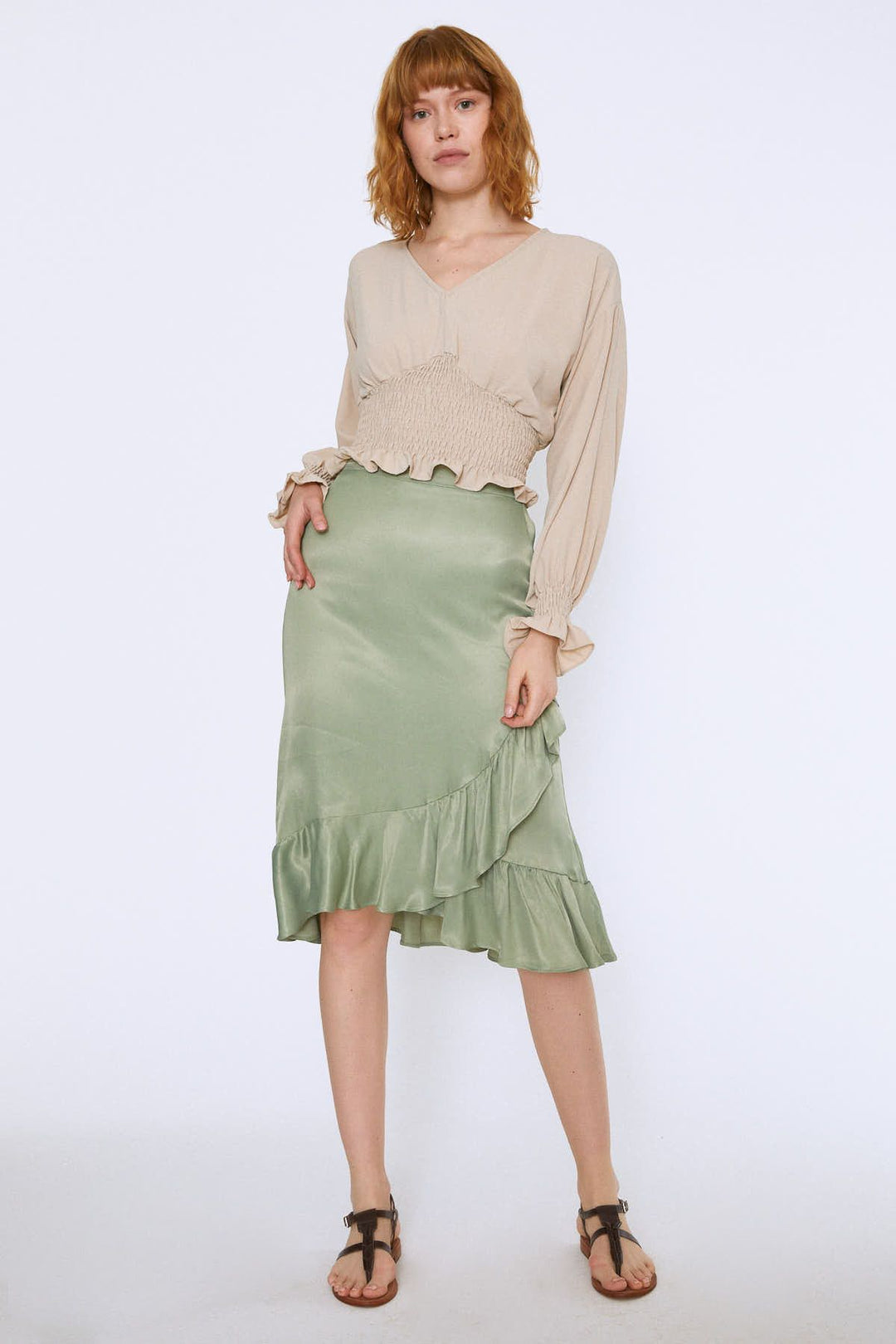 V-Neck Crop Blouse With Waist Gippe Beige