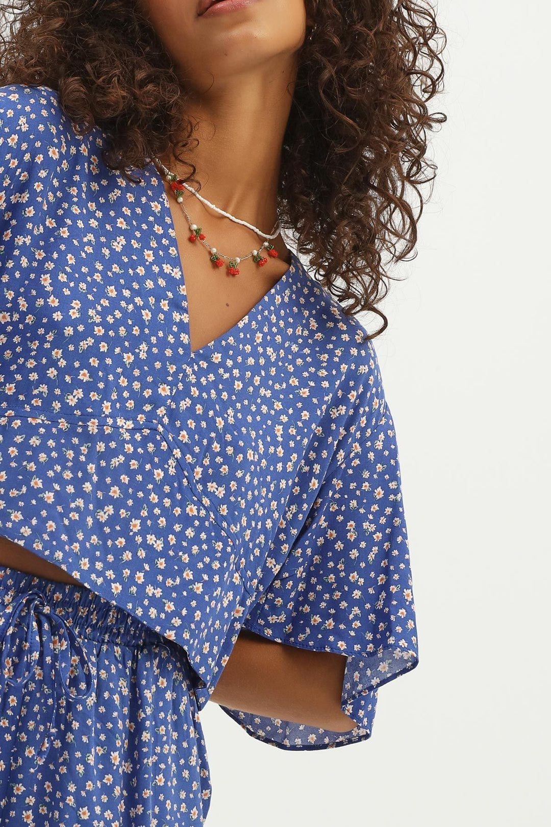 Çiçek Desenli Arkası Bağlamalı Bluz Sax