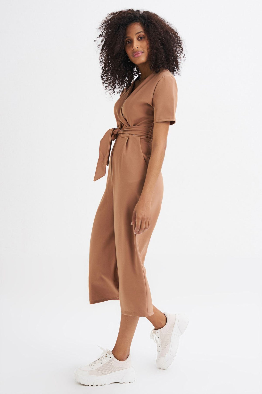 Kruvaze Beli Kuşaklı Tulum Camel