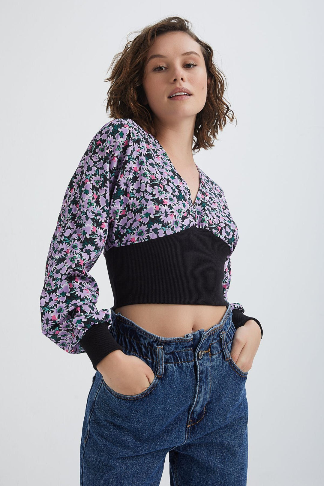 Çiçek Desenli V Yaka Bluz Lila