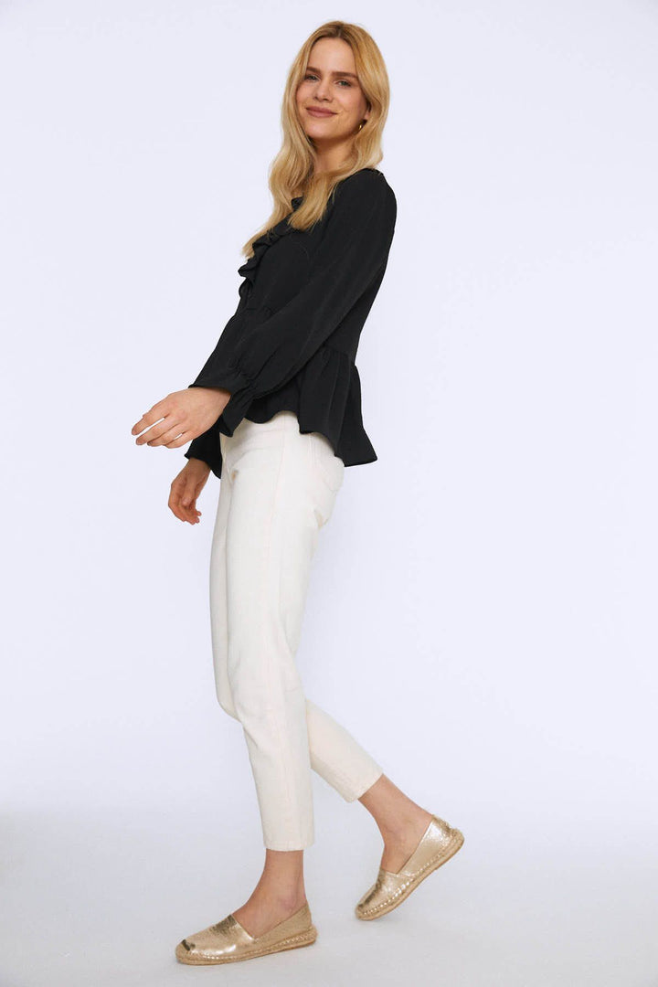 Önü Fırfırlı V Yaka Bluz Siyah