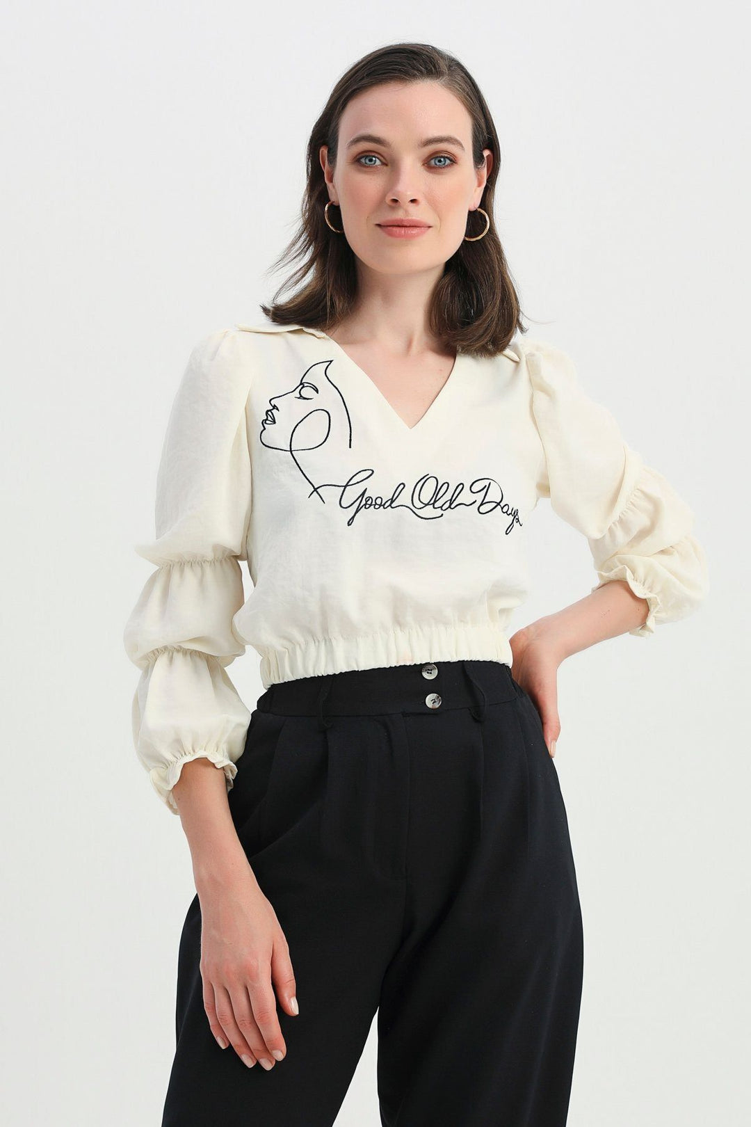 Nakışlı V Yaka Bluz Kemik