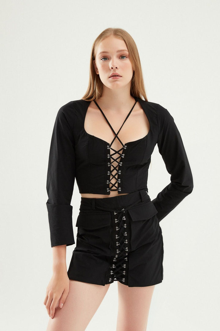 Önü Bağlamalı Crop Bluz Siyah