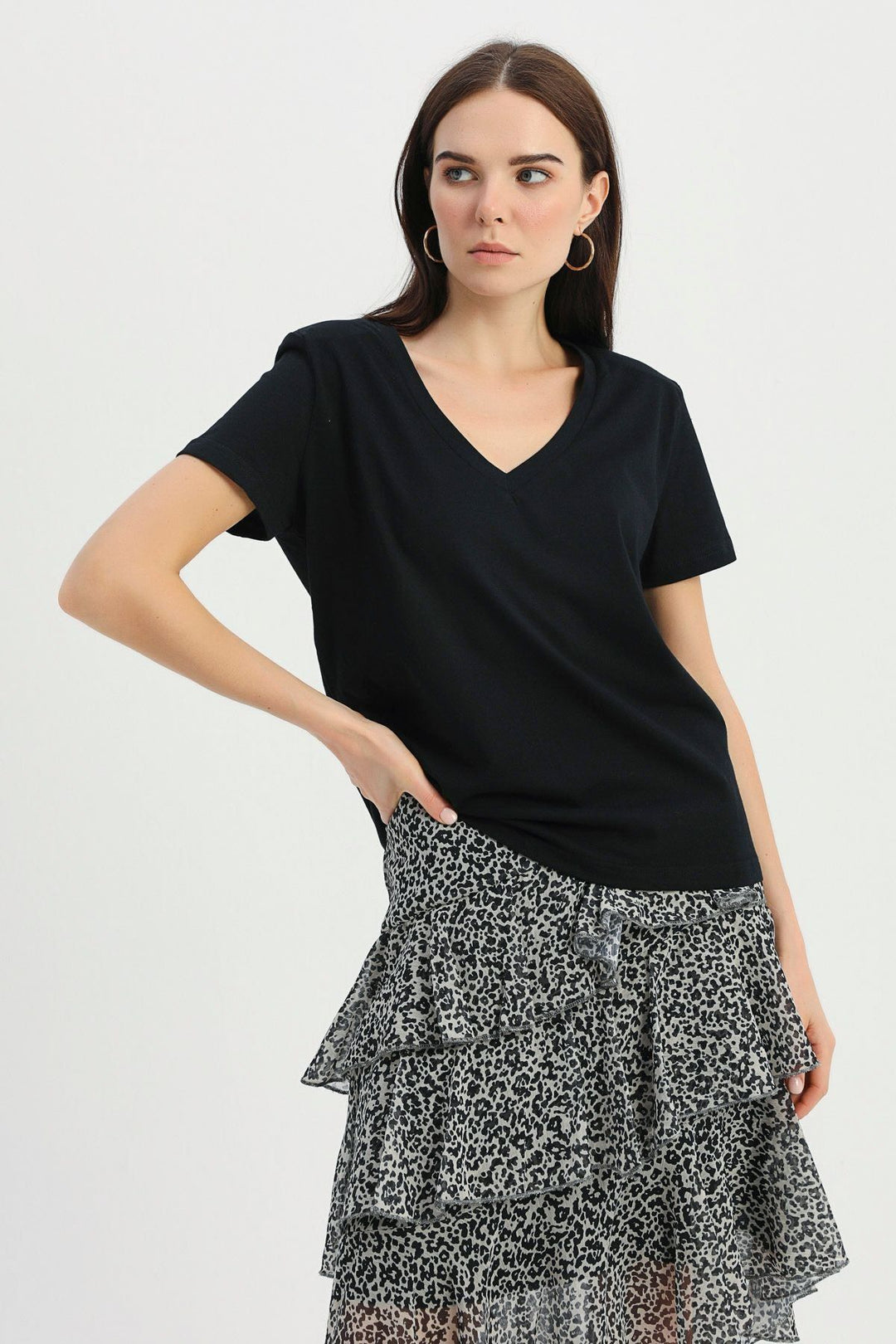 Vatkalı V Yaka Tişört Siyah