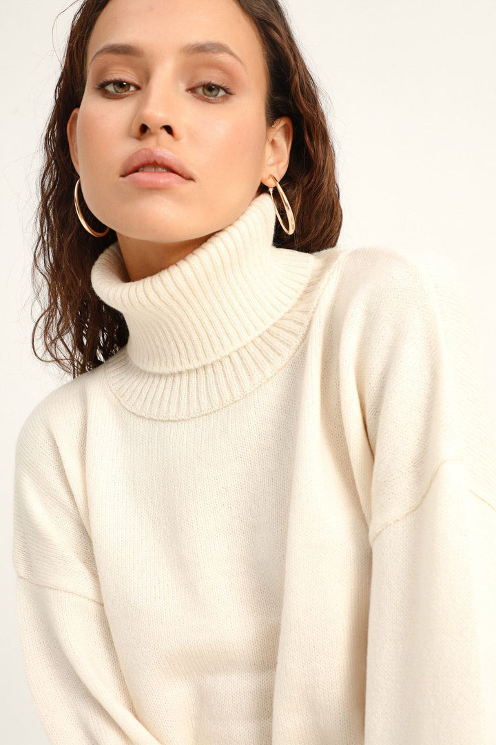 Turtleneck Loose Sweater Ecru