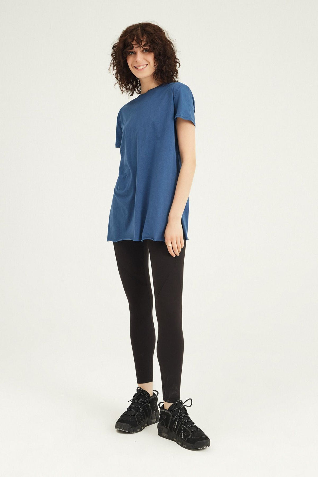 Bisiklet Yaka Yanı Yırtmaçlı Tişört İndigo